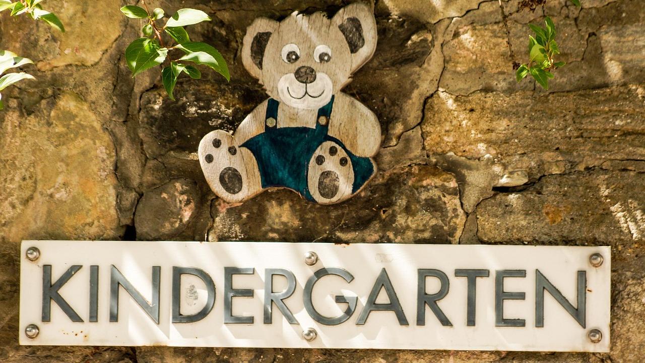 kindergarten-871111_1280